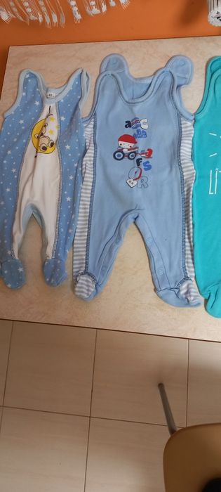 Śpioszki 62 ,pięć sztuk