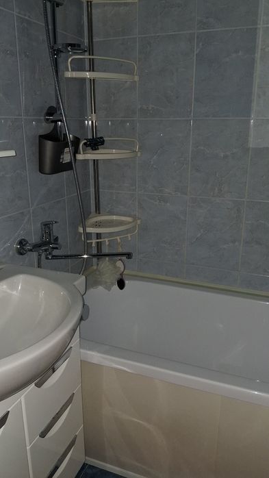 Кімната для дівчини Руська.Посередник