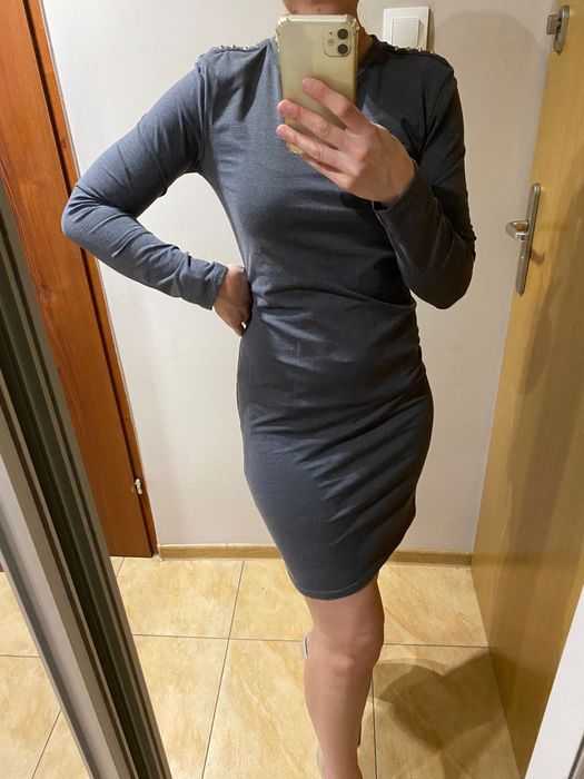 Sukienka Sinsay, szara z ćwiekami, rozm. M