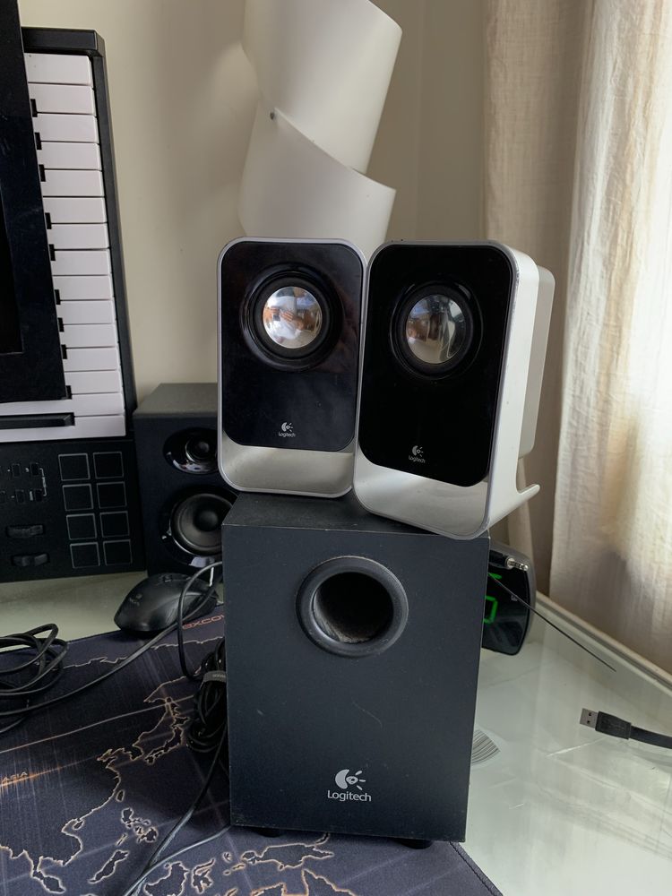 • Colunas e Subwoofer Logitech • Preço Negociável •