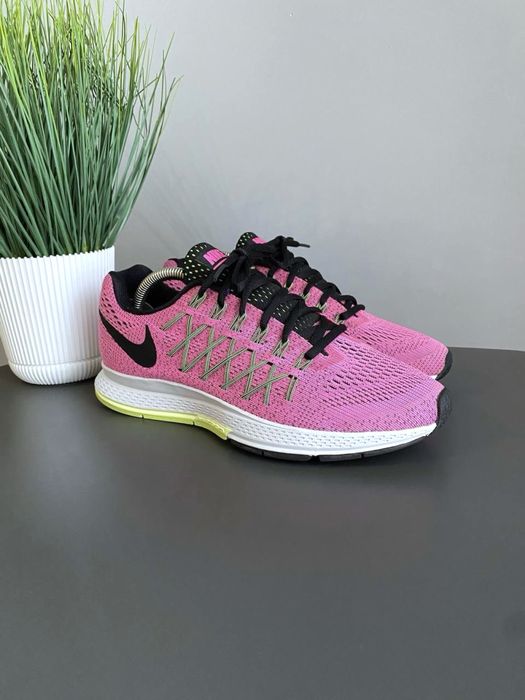Nike Air Zoom Pegasus 32 жіночі кросівки для бігу та тренувань р. 39