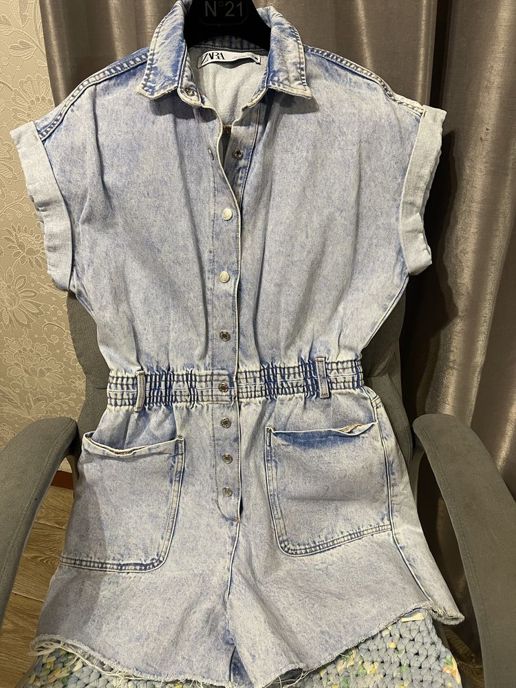 Zara джинсовый комбинезон