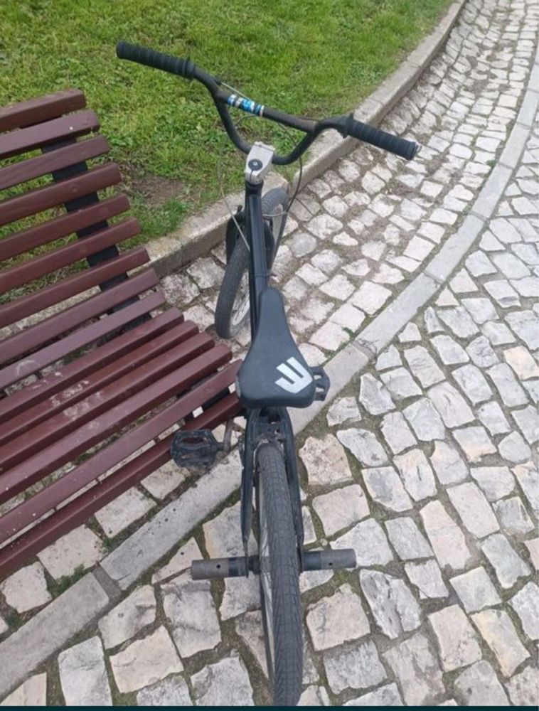 Bicicleta bmx sem detalhes