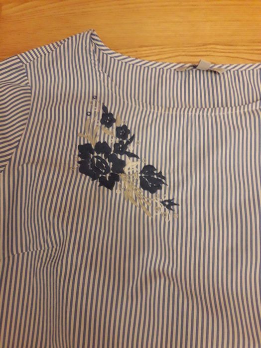 Bluzka na krótki rękaw w paski z haftem roz.36 Greenpoint