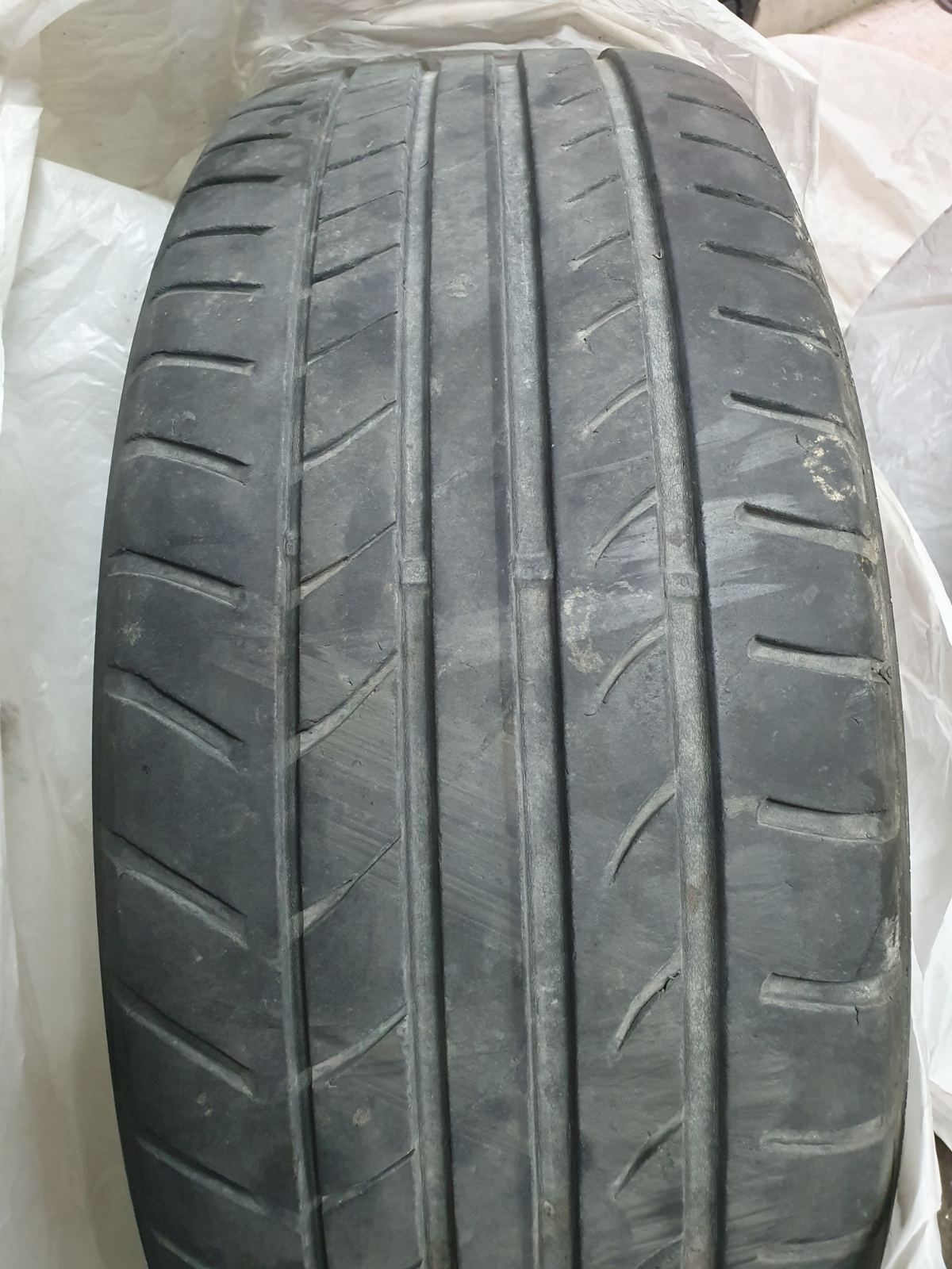 225 60 17 Dunlop