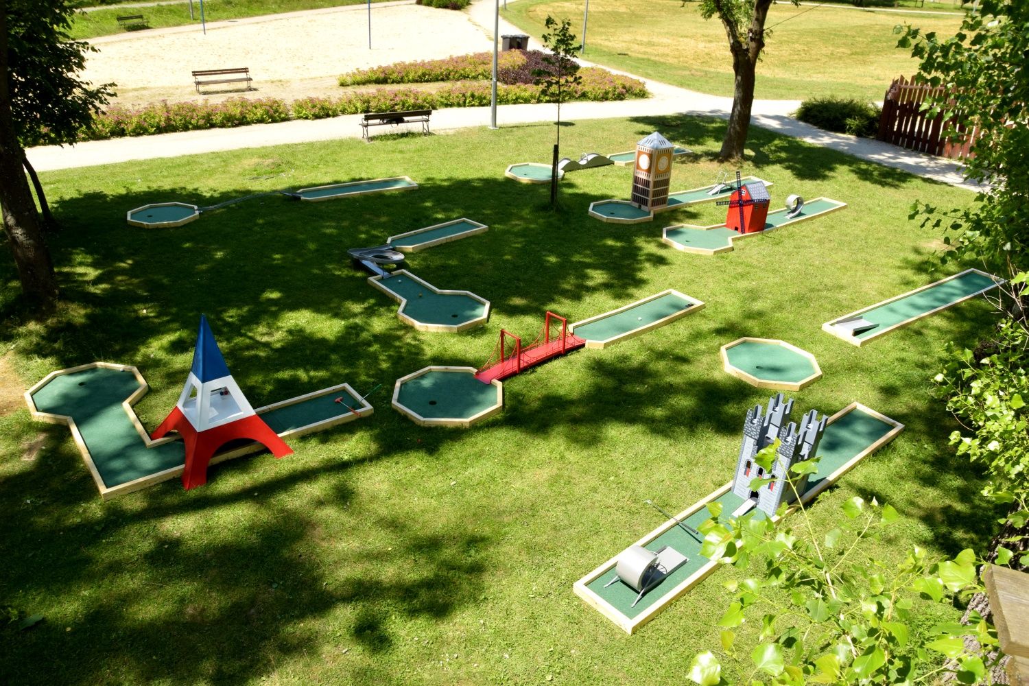 Zjeżdżalnia/dmuchańce/ścianka/gokarty/minigolf/dart