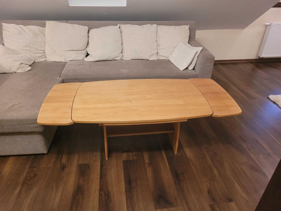 Stolik rozkładany z regulowana wysokością.