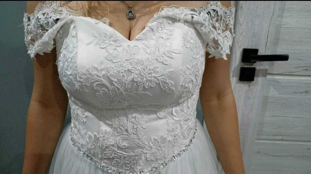 Biała suknia ślubna r. 38 princeska