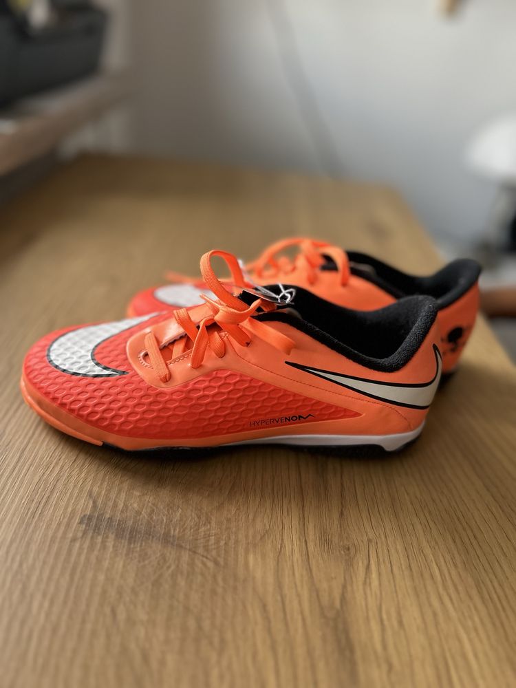 Nowe Nike Hypervenom halówki 35,5 EU 22,5cm