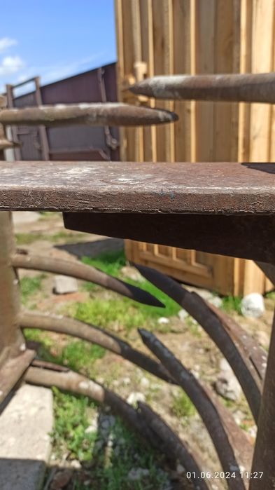 Ввилки на маніпулятор для погрузки лісу