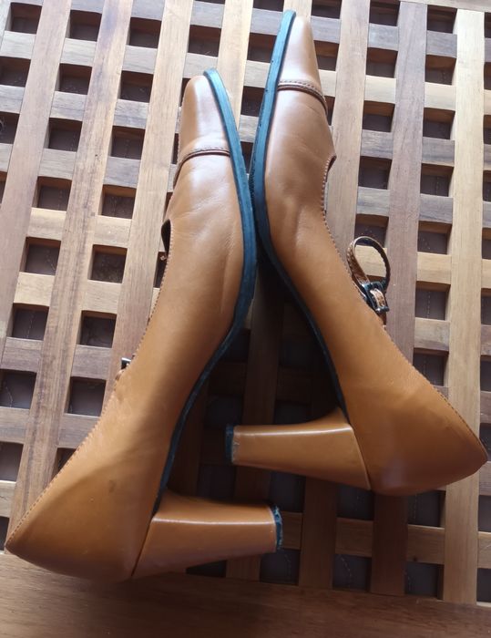 Sapato em pele 40