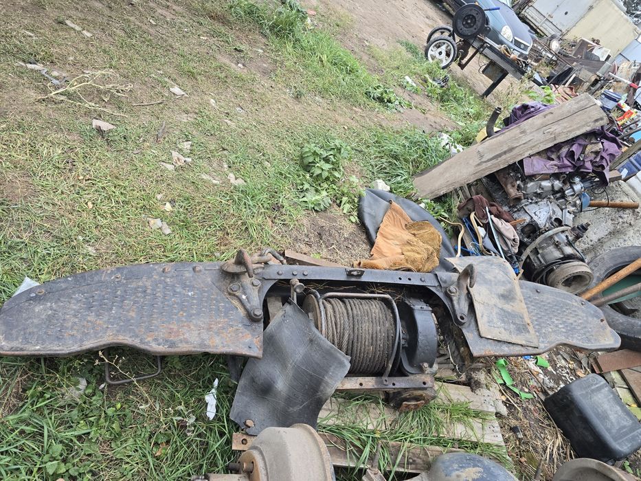 Лебедка зил 131 с бампером в идеальном состоянии