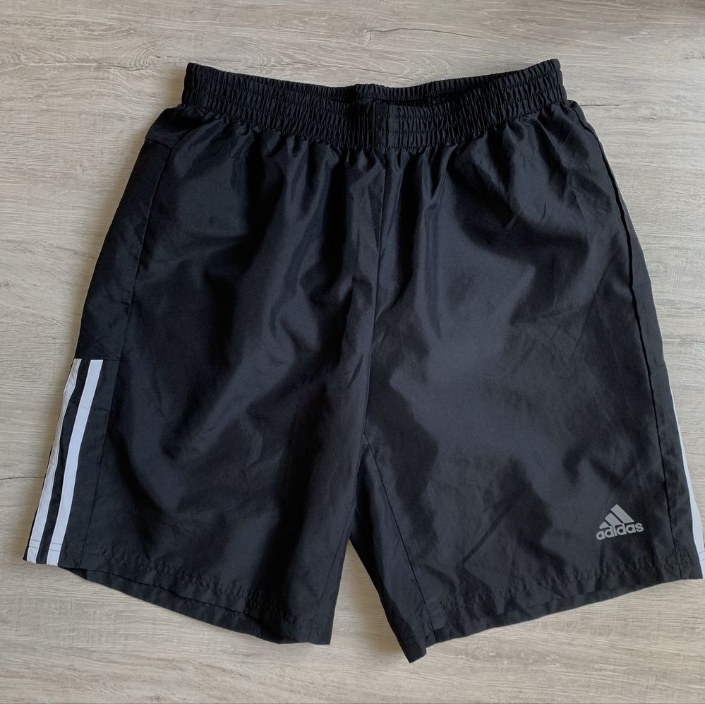 Чоловічі шорти adidas