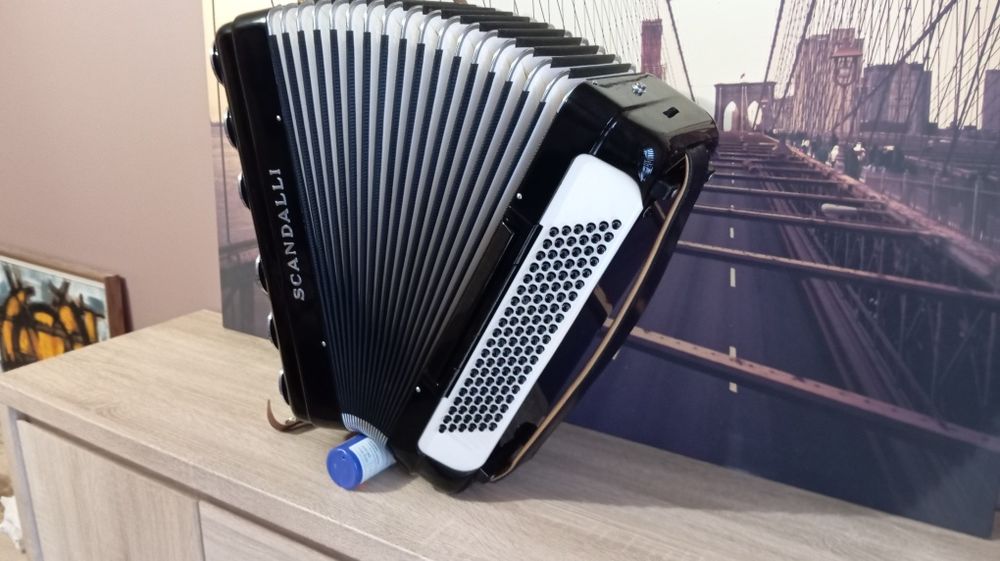 Włoski akordeon Scandalli