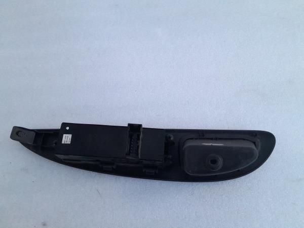 Comando / botão / interruptor vidros frente esquerdo NISSAN Primera Se