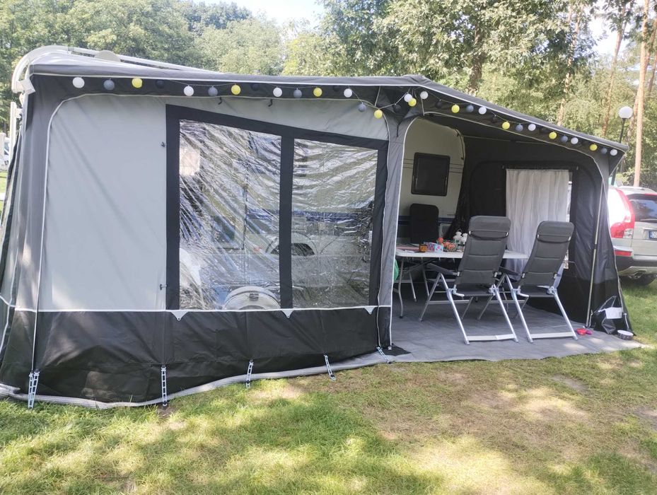 Przyczepa Hobby 560 KMFE 6 osób łóżko piętrowe