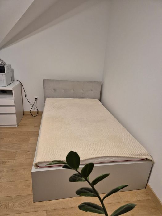 Łóżko 120x200 z szufladą + materac – stan bardzo dobry