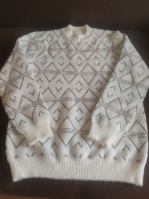 Светр чоловічий, приємний на дотик