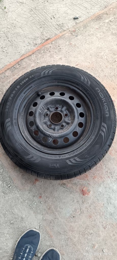 Продам зимове колесо Nokian WR