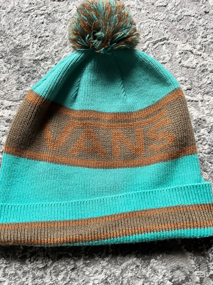 Продам шапку vans