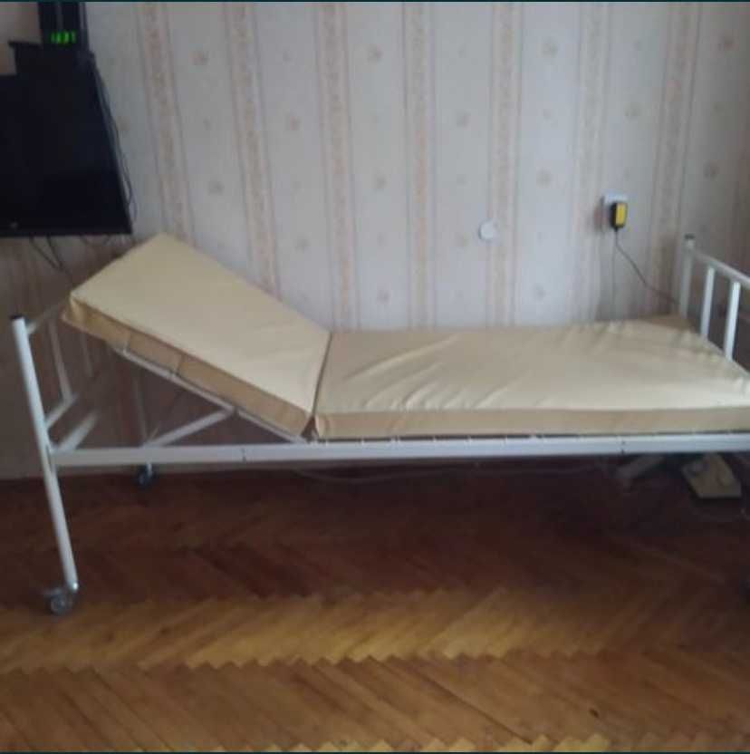 Двосекційне медичне ліжко для догляду за лежачими хворими ширина 70см