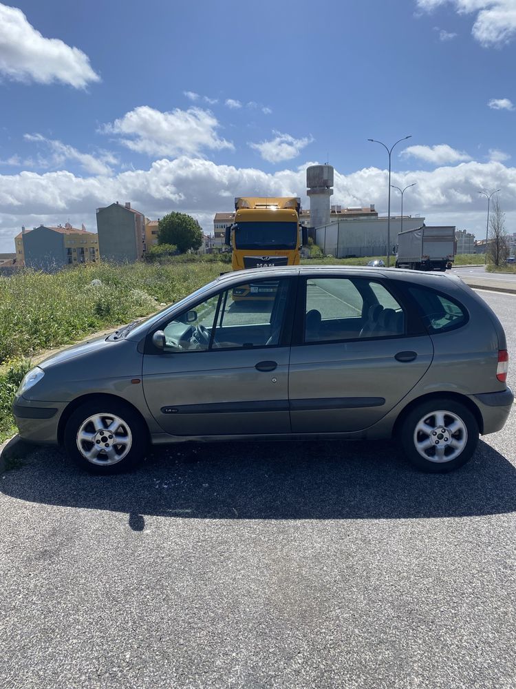 Renault Megane Scenic