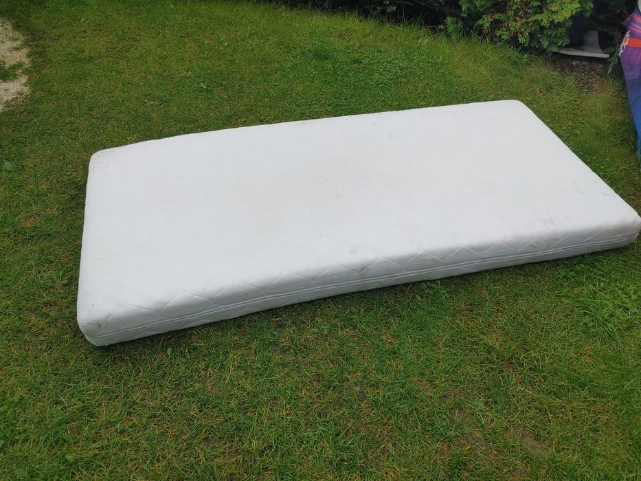 Sprzedam materac 90 x 200 cm