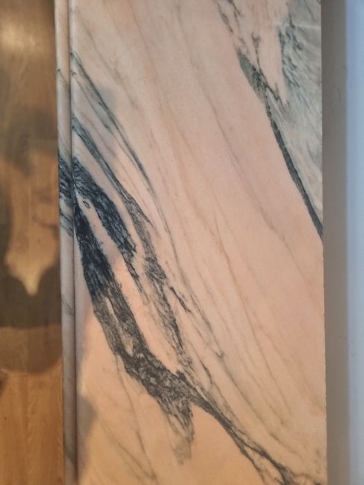 Consola / mesa de entrada em mármore rosa