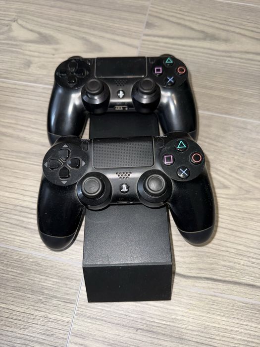 Playstation 4 +2 джойстика