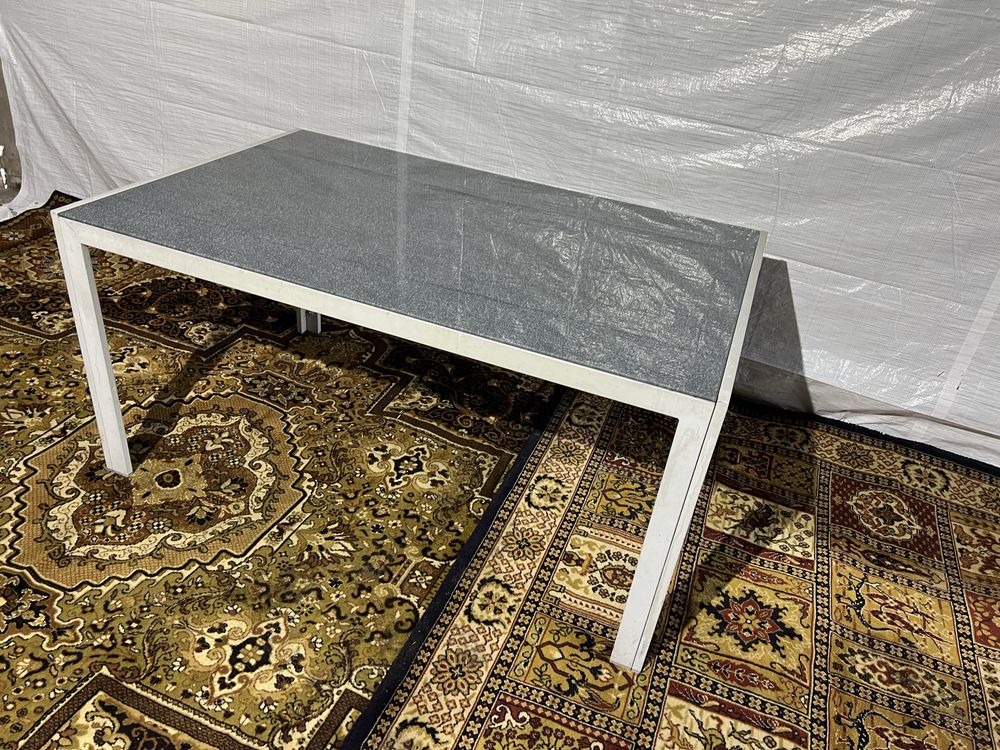 Stół ogrodowy ze szklanym blatem 100x150