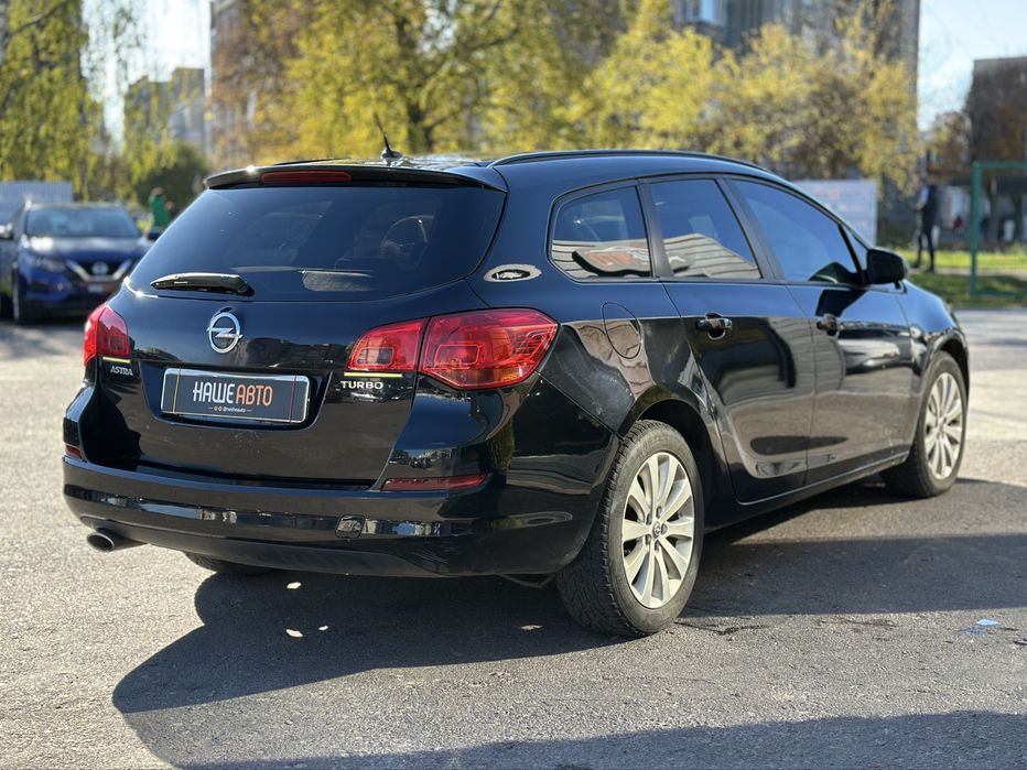 OPEL ASTRA 2010 року, 1.4 газ/бензин, механіка, передній привід