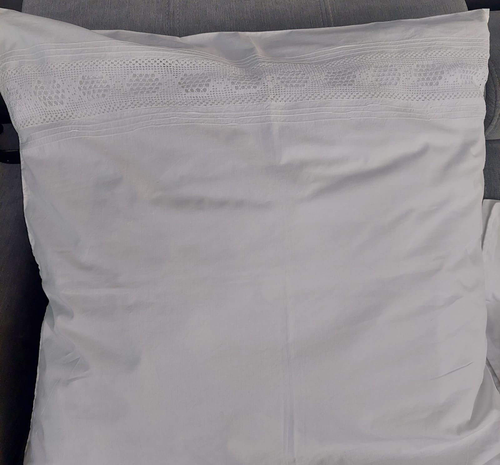 Powłoka bawełniana na poduszkę, efektowne rękodzieło, wstawki wykonane