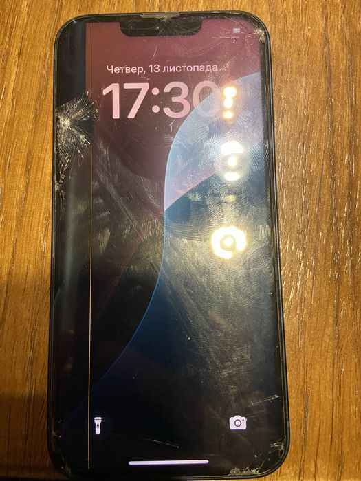 Продам свій айфон 13