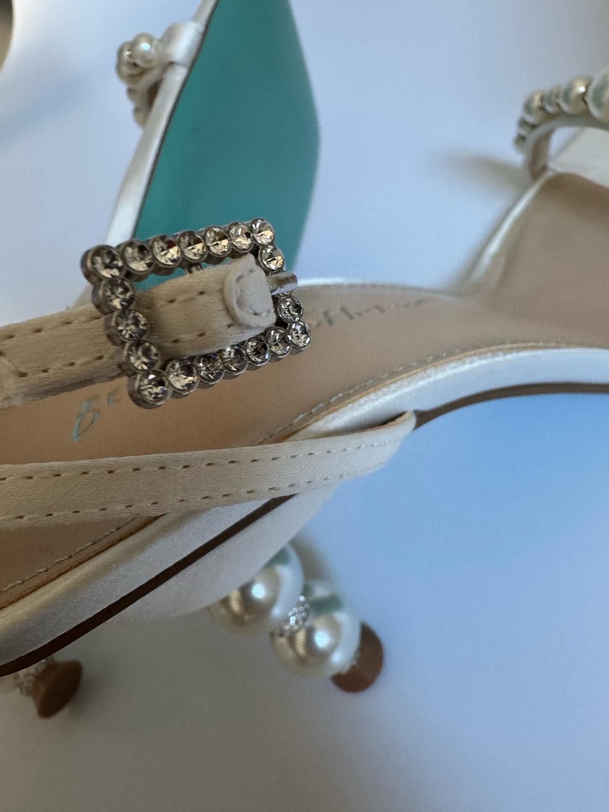 Nowe obcasy ślubne Betsey Johnson SB-Jacy Perłowe 40