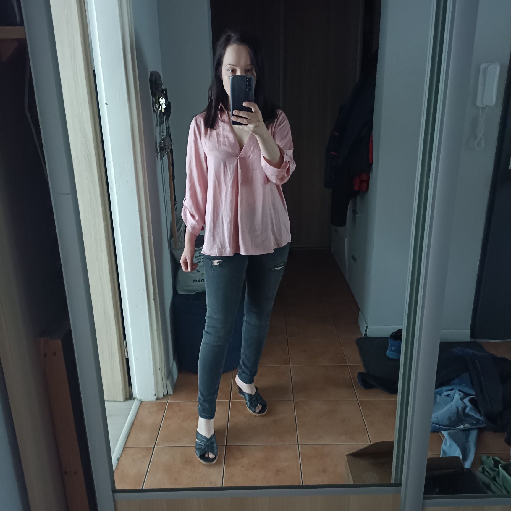 Elegancka, różowa bluzka, dekolt serek, rozmiar L / 40
