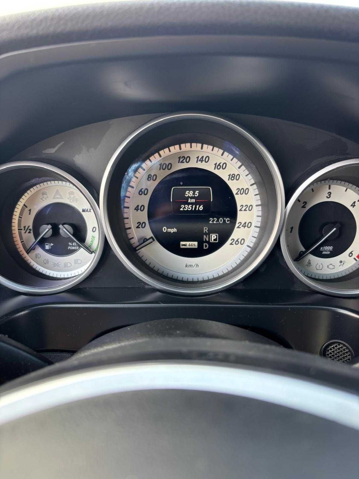 Mercedes-Benz E 300 Bluetec Hybrid Avantgarde