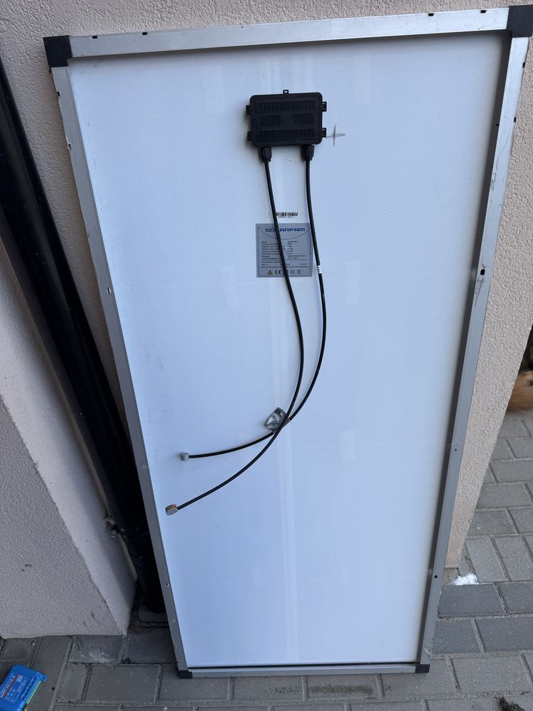 Panel solarny wraz z regulatorem MPPT victron