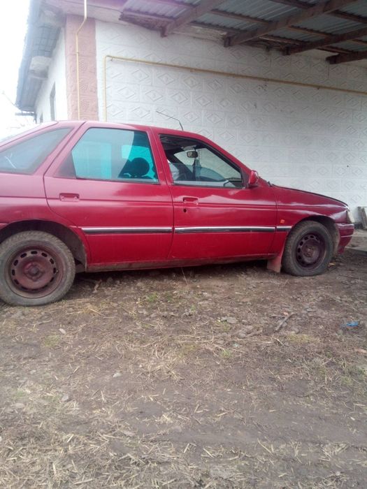 Продам авто форд ескорт 1.6 16