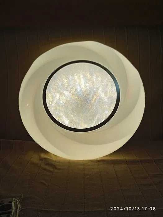 Світильник пюстра с функцією RGB, димер с пультом кєрування 72 вт.