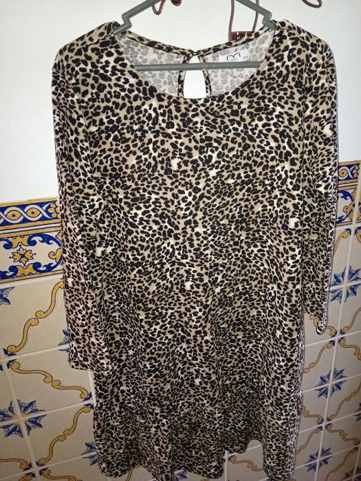 Vestido tigresa Milano M/L como novo!