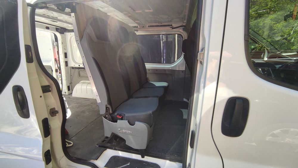 kanapa siedzenia fotele vivaro trafic primaster bus skladane gruau