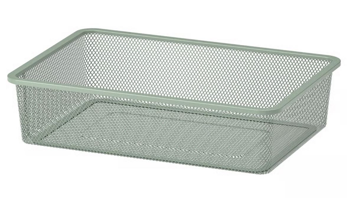 Móvel do ikea para arrumação de Pinho com caixas de arrumação