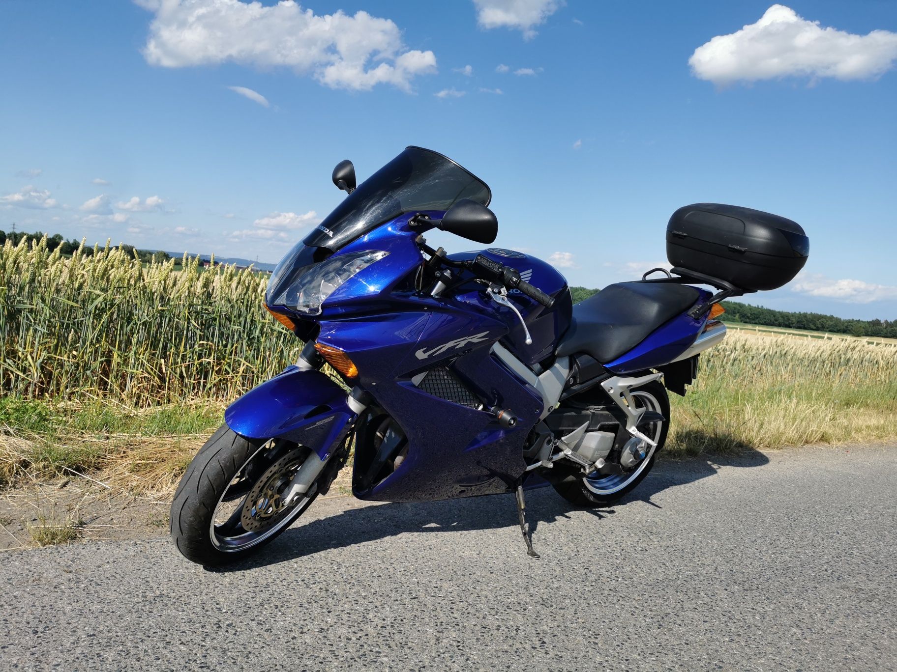 Piękna Honda VFR 800 Vtec  niebieska 48tys km doinwestowana