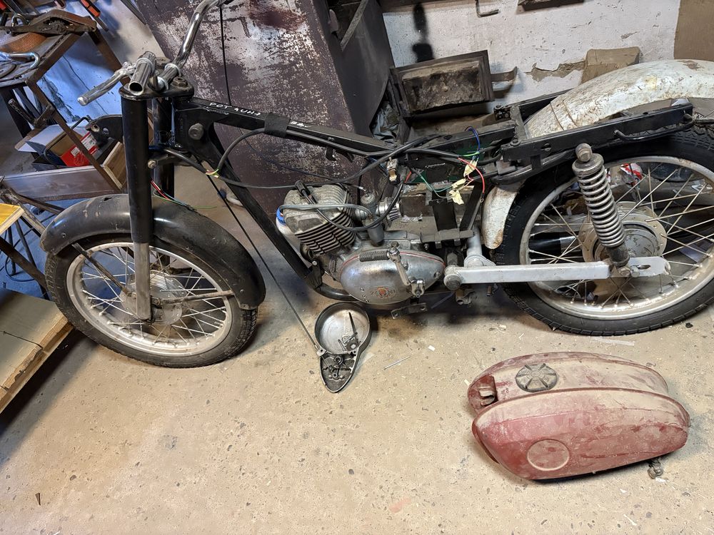 Sprzedam WSK 125 zarejestrowana