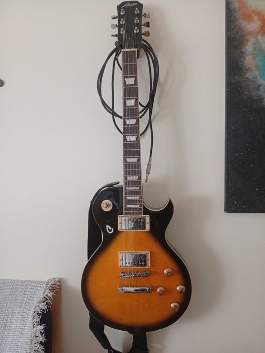 Guitarra elétrica Austin com amplificador da Fender