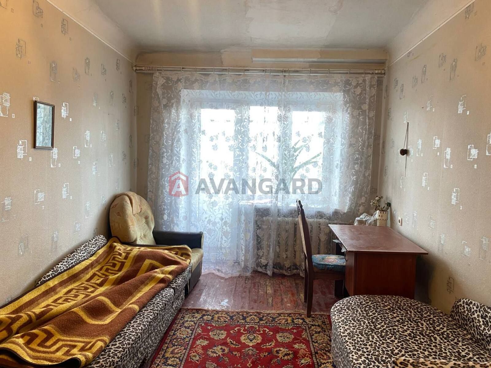 Продам 2к.  Слобожанский 13