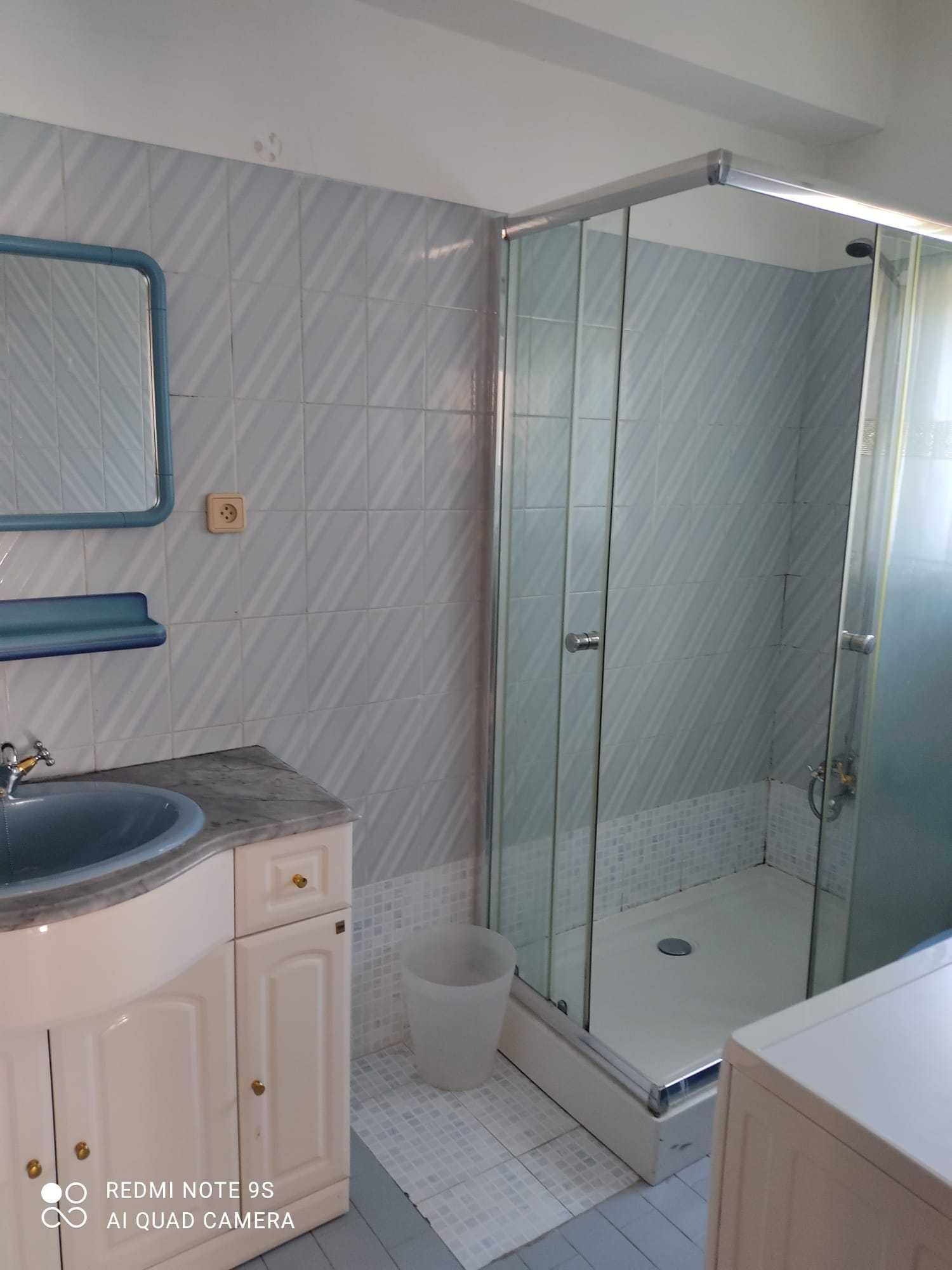 Quarto para arrendar em apartamento T3 (São Martinho do Bispo)