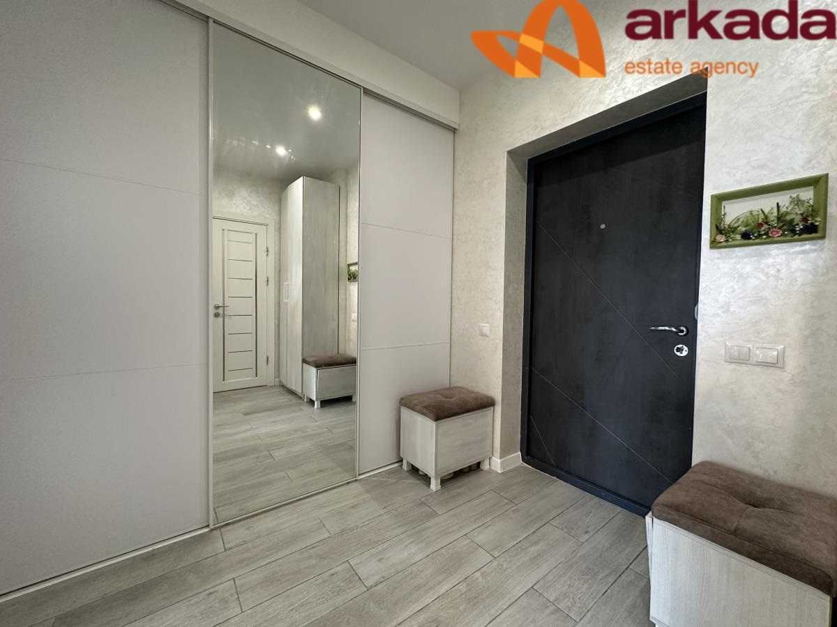 Продам однокімнатну квартиру в центрі курортного Яремче ЖК Скеля. 48м2