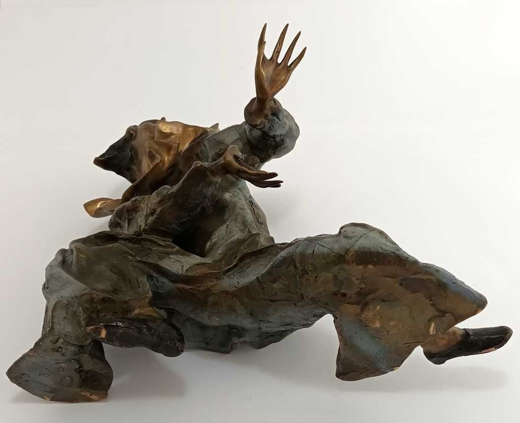 Rzeźba z brązu  "Arlekin", autorstwa Yvette Lamourex 1989