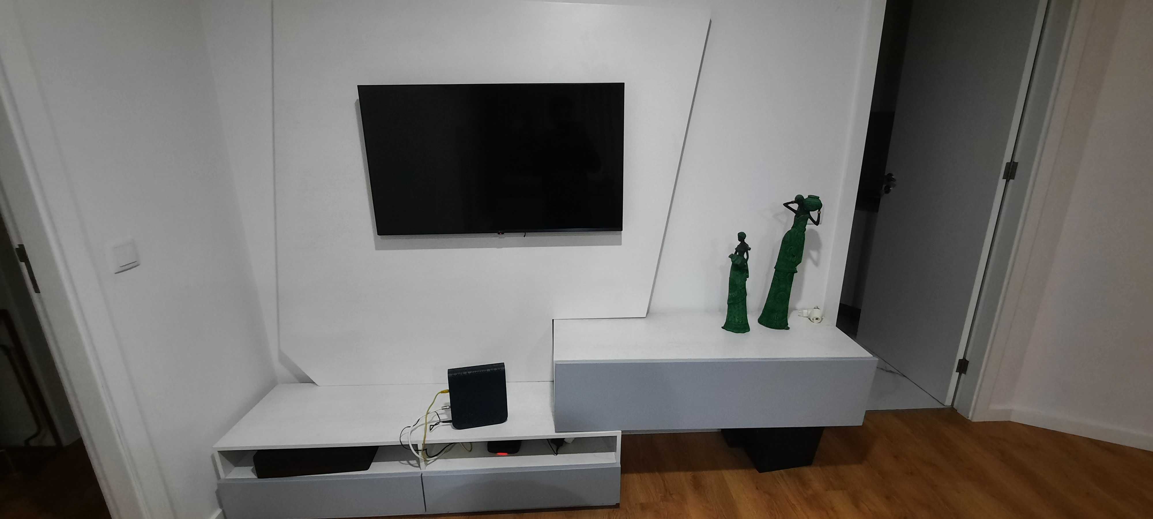 Móvel de sala com suporte Tv como novo